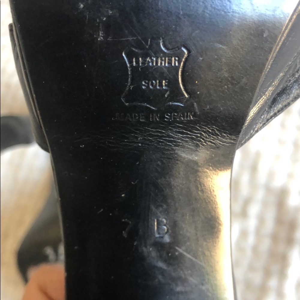 Black Charles David heels, size 7 - Picture 4 of 4
